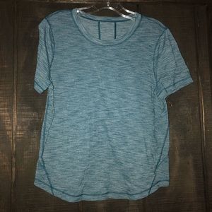 Lululemon workout shirt